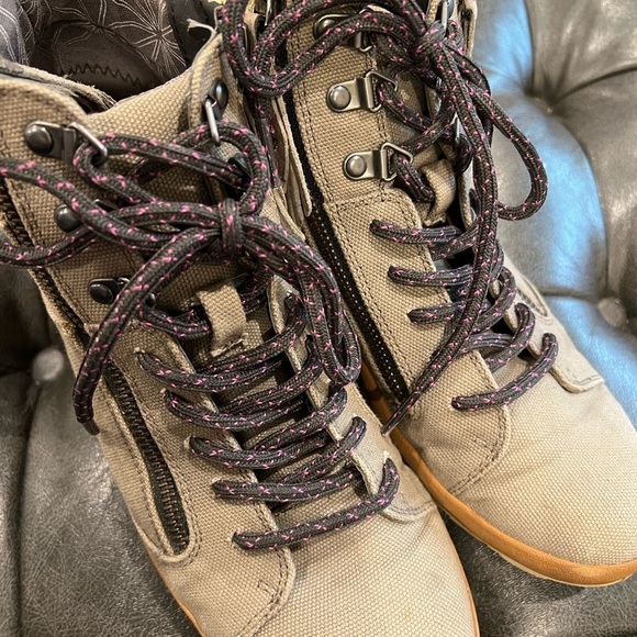 Cushe Gray Boho Sneak Canvas Ankle Boots Size 8 - Picture 6 of 11